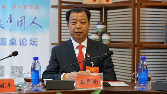 石聚彬 全国人大代表、芒果体育健康食品股份有限公司党委书记、董事长兼总经理